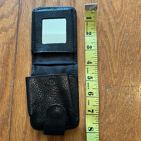 COPY - Vintage Chanel Mirror Case. Black Leather. - Picture 9 of 12